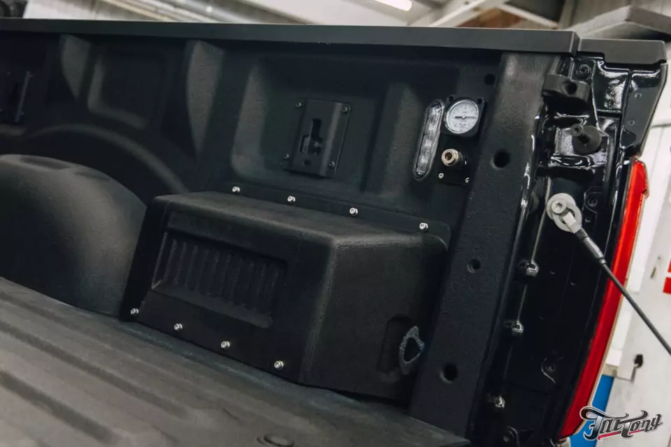 Установили пневмосистему с сигналом Тифон Т-37 на Ford F-150 Lobo. Инженерный отдел с 3d-моделированием в деле!